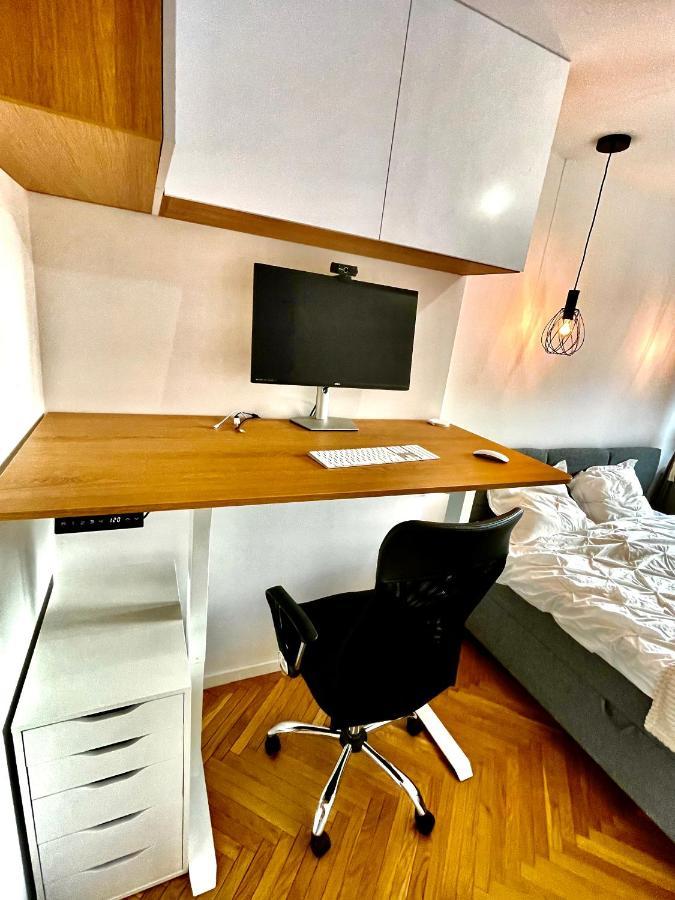 קטוביץ Luxurious Boho Style Apartm. *Home Office* +Desk מראה חיצוני תמונה